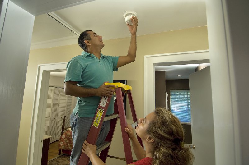 5 Causes Of Smoke Detector Beeping Or Chirping Noises Hardwired Or Battery Doorways Magazine