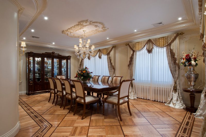 classic dining room ceiling medallion