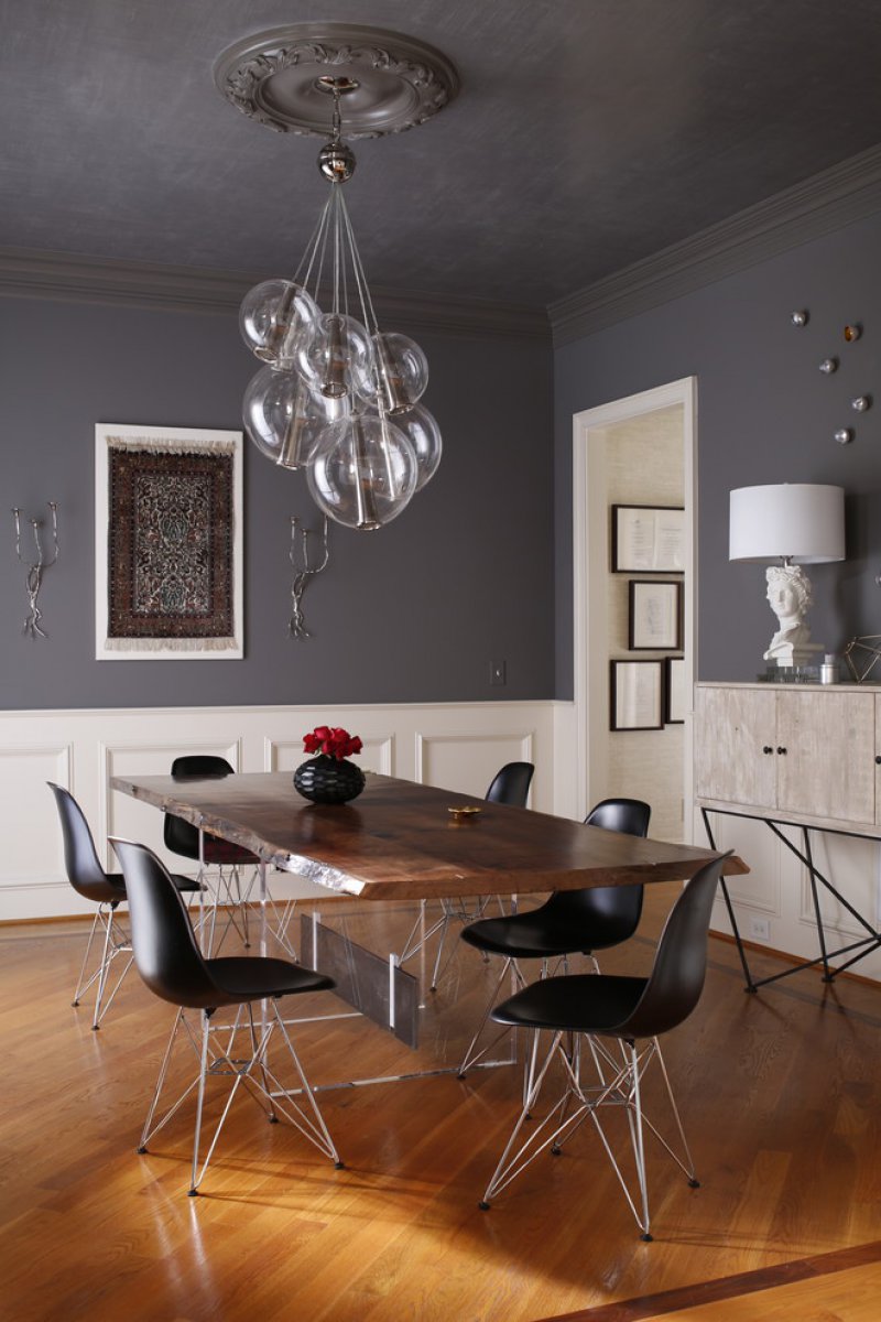 contemporary dining room with ceiling medallion