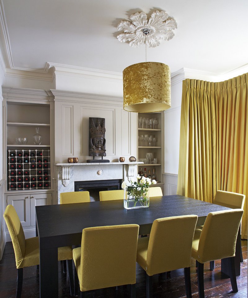 gold dining room with ceiling medallion