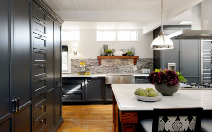 black kitchen cabinets