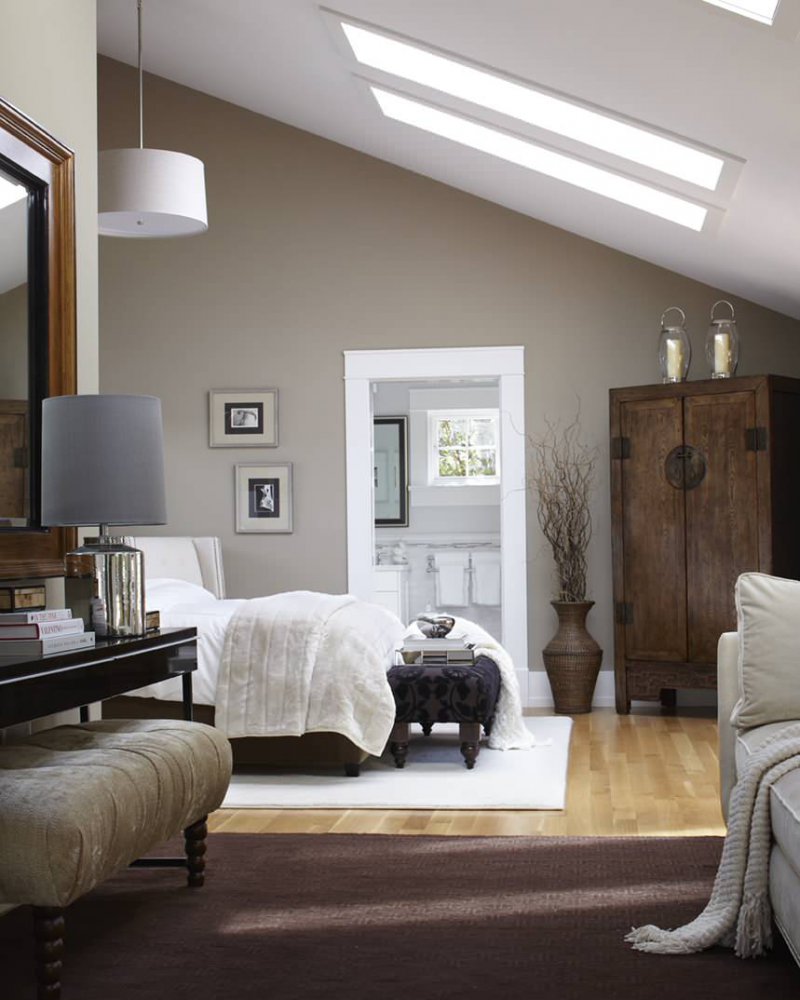 bedroom with vaulted ceiling