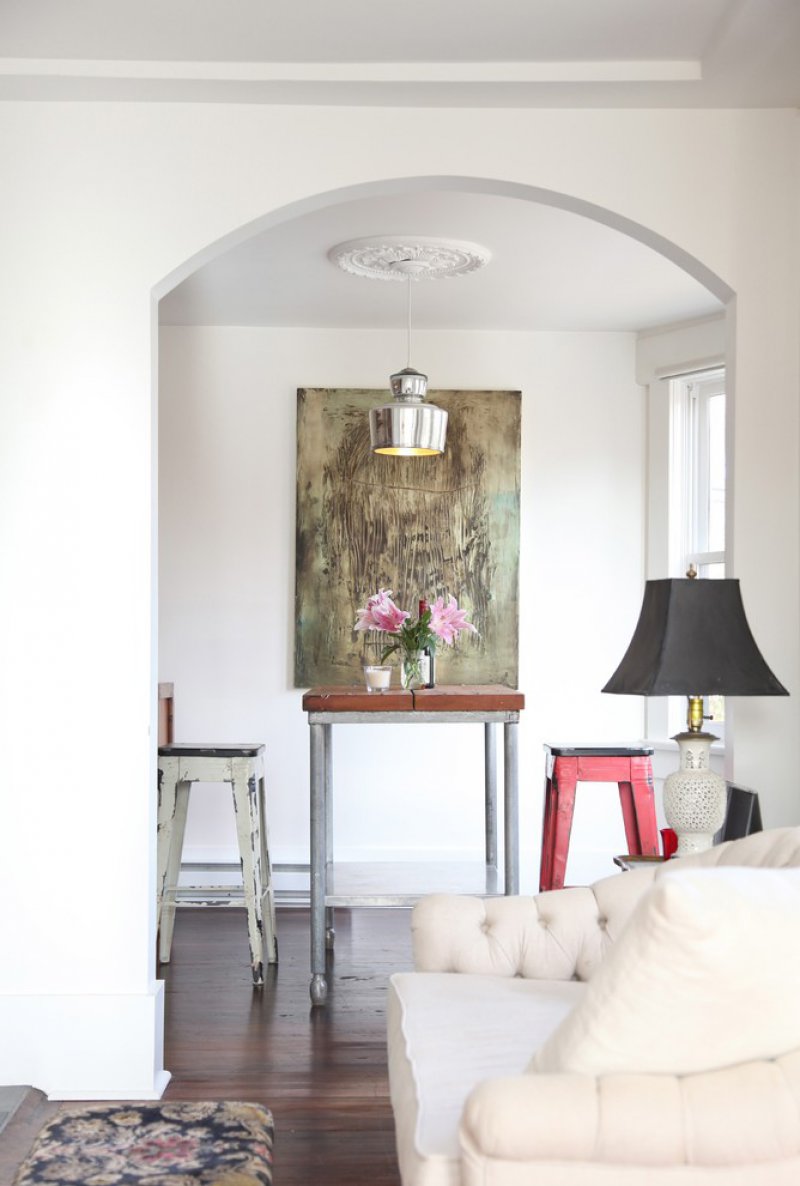 simple dining room ceiling medallion